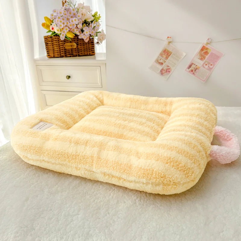 SnugglePaws™ Soft Plush Oval Pet Bed – Cozy All-Season Lounger