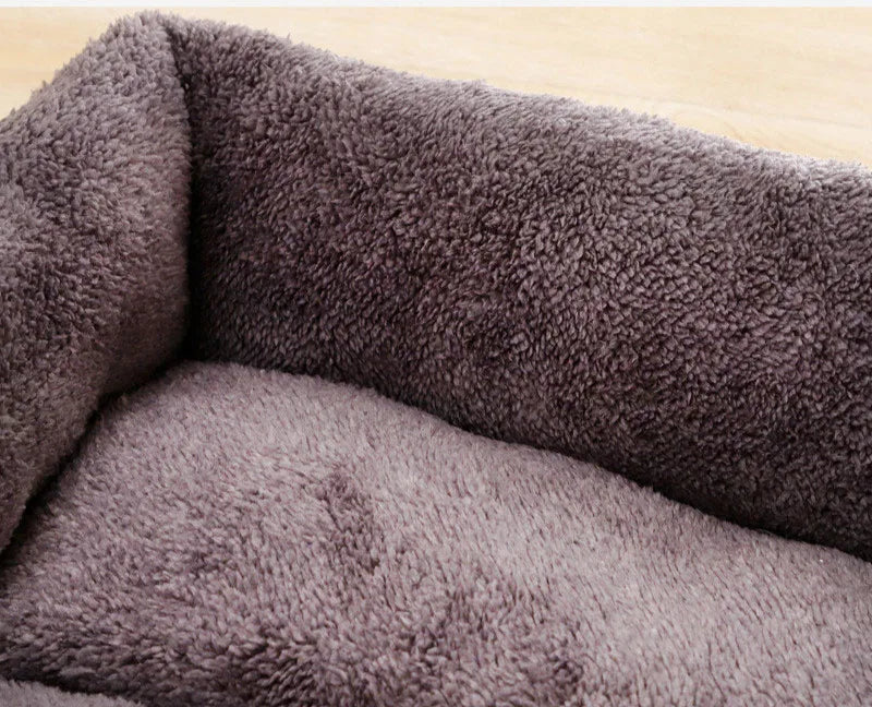 DreamPaws™ Plush Dog Bed – Non-Slip Cozy Sleeping Mat